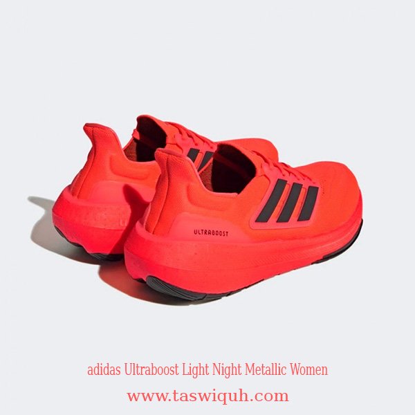adidas Ultraboost Light Night Metallic Women 4