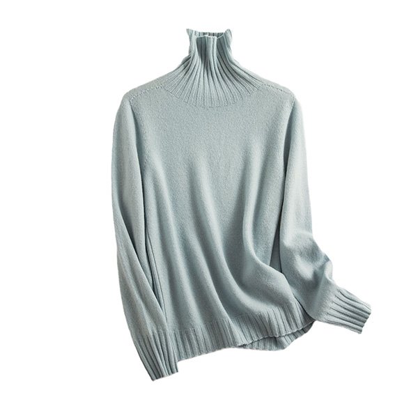 Seamless turtleneck sweater in 100% wool with ribbed collar
