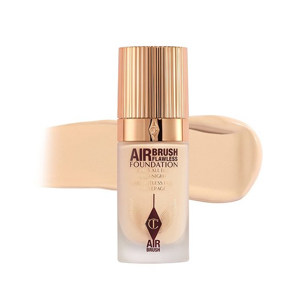 Full Coverage Foundation Airbrush Flawless with natural matte formula smear