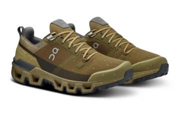 Hiking Shoes On Cloudwander Waterproof Hunter Safari pair angled view