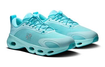 LOEWE Sneakers Cloudsolo Turquoise angled pair view showing CloudTec sole and monochromatic upper