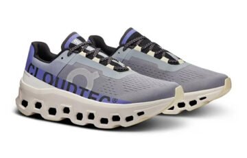 Running Shoes On Cloudmonster Mist Blueberry angled pair view showing cream CloudTec sole